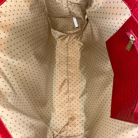 VANESSA WILLIAMS Vibrant Red Croc-Embossed Tote Bag - Picture 15 of 15